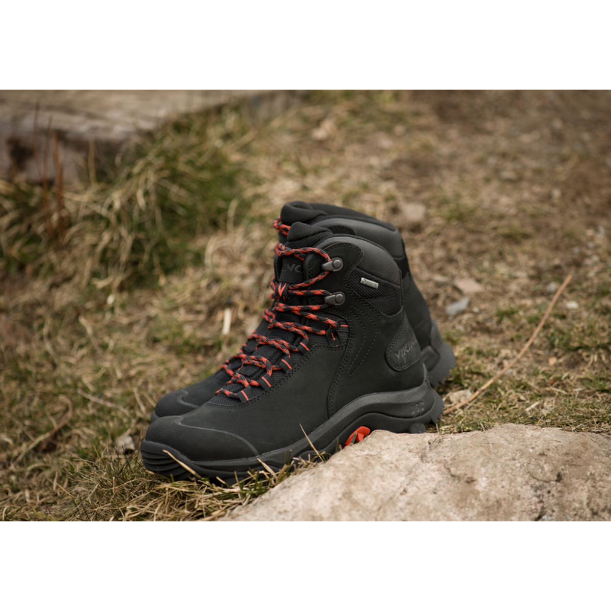 Viking - Villrein GTX - Mellemhøj Gore-Tex Dame Støvle - Sort/Rød