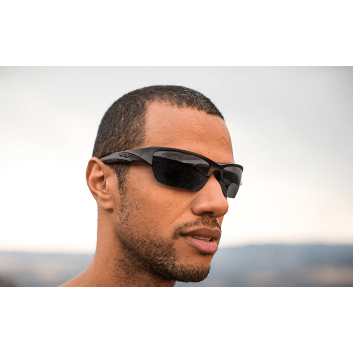 Wiley X Valor 2.5 sports- og skydebriller - Matsort stel med 3 linser